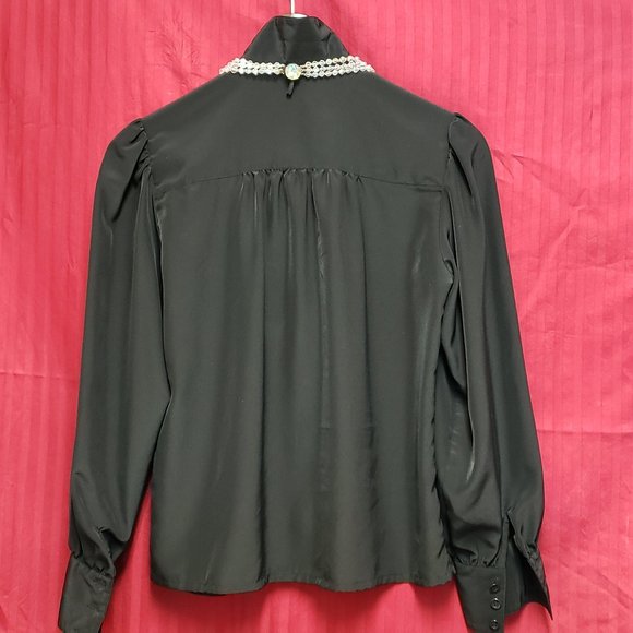 🍁Spring/Summer Black Long Sleeve Silky Feel Blouse. - Picture 9 of 11